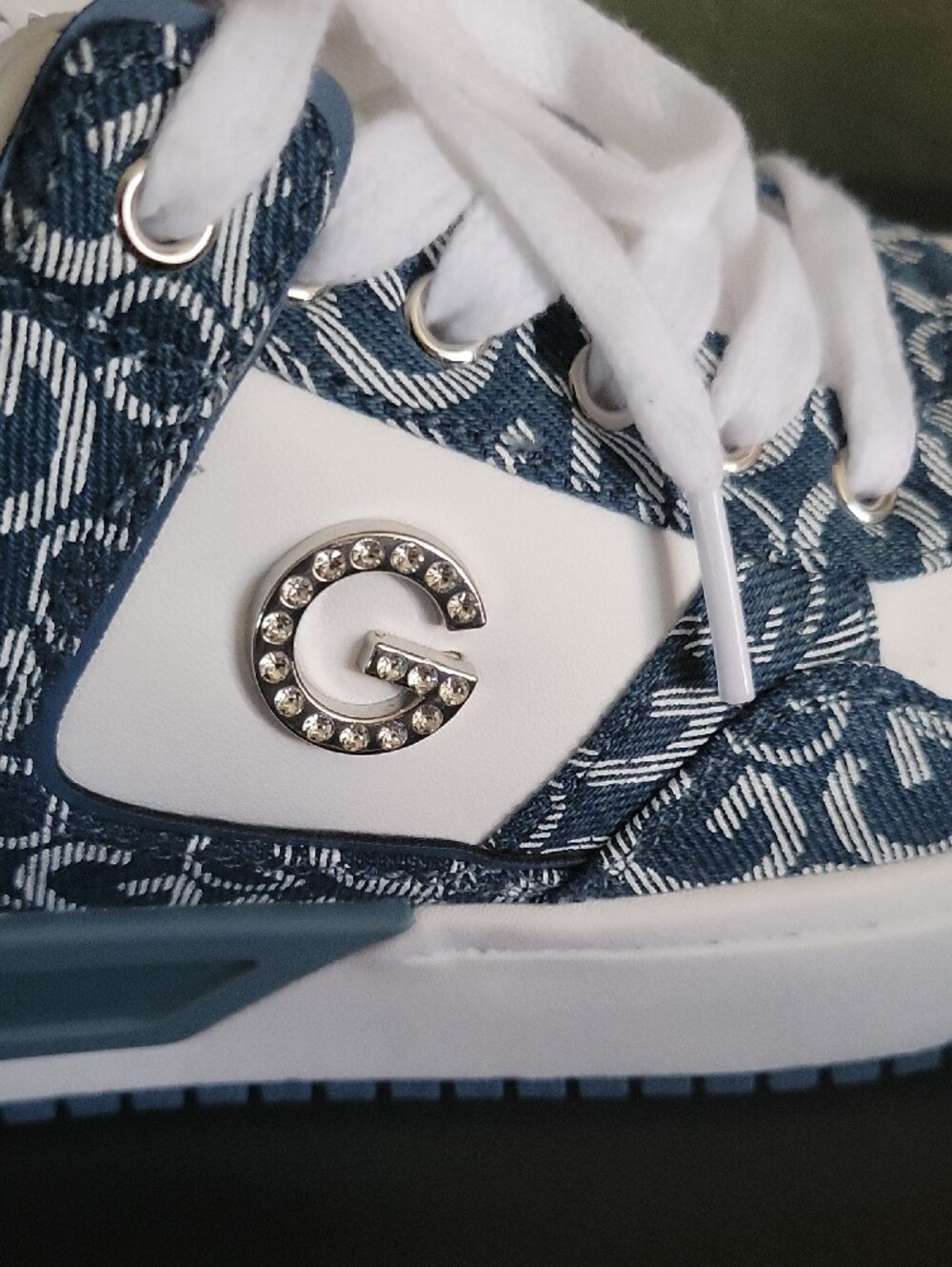 GUESS GBG GG Harina 2 Fashion SneakersWomens Size 9 - Picture 9 of 9